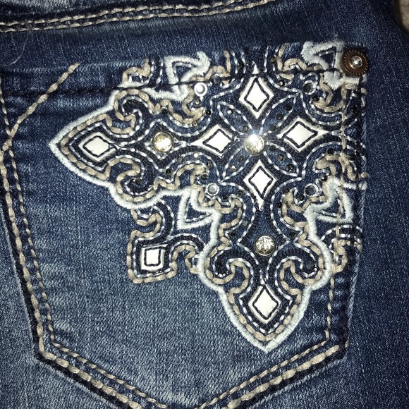 Denim - Picture 4 of 5